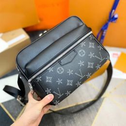 Mens louvis sports gym Bolso satchel de hombro Luxury trio outdoor tote bag Womens M69443 bolsos cross body Messenger bags Designer M30830 cuero clutch camera Bolsos