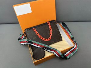 Mens Luxury 24SS Designer in the Loop 3-in-1 Handbag Shoulder Bag Caden Crossbody Se puede usar por separado 25 cm