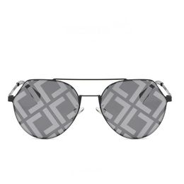 Gafas de sol de diseño de lujo para hombres Letras retro retro lentes de conducción de solas con gafas de conducción polarizadas para mujer Gafas de sol con gafas de sol WI2777