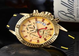 Mens de luxe Sports Watchs Designer Brand Watch Fonction Calan de 43 mm sur-bracelet Quartz Men de bracele