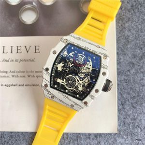 Heren Luxe Sport Horloges Designer Merk Horloge Skeleton wijzerplaat 43mm Quartz Horloges Mannen Mode Siliconen Band Multi Kleur Mili2581