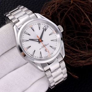 Mens Luxurys Watch Sports Automatic Omegwatches New explosive Men's Business European Steel Steel Mechanical Strip Watch à 3 broches