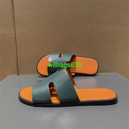 Mentiers lzmir sandals pantoufles en cuir Softsole Softsole 2024 Summer Loisking Mens Slippers Breathable One Line Beach Shoes Slippers Celebrity Fa a Logo Hbzq
