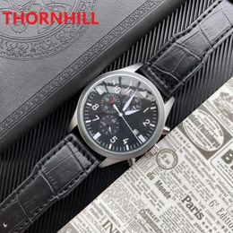 Chronomètre multi-fonctionnel Watch 40mm Japan Quartz Movement Chronograph Reloj Sapphire Bracelet en acier imperméable Gift Famous Robe 341K
