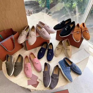 Heren uit LP Women Office Sneaker Suede Men Woman Loafers Metal Lock Decorate Round Teen Flat Mules Casual Shoes Summer Ladies Shoe 35194
