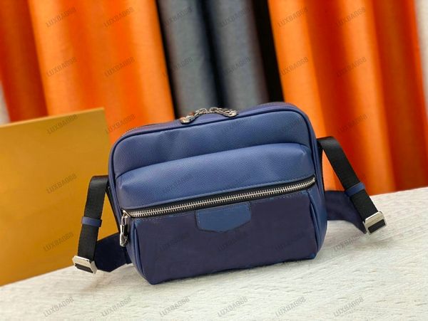 Bolso de mensajero al aire libre para hombre Diseñador Clásico Taigarama Bolsos cruzados de cuero Funcional Elegante Bolsa de transporte Luxurys Monedero Flap