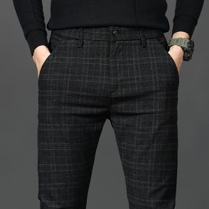 Pantalon homme noir pantalon à carreaux printemps et automne mode mince hommes gris rayure pantalons 2838 pantalons Hombre 230830