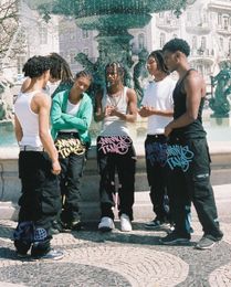 Herenbroeken Multipocket Hiphop -stijl Zwart losse letter Afdrukken Vrienden Partypaar Dating American Pants 230815
