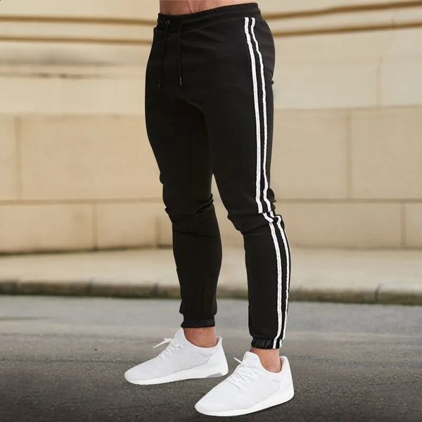 Pantalons pour hommes printemps et automne décontracté tendance Version coréenne noir blanc rayures Slim LEGGING pieds liés 231116