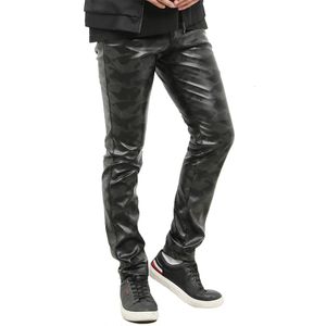 Pantalones para hombre TSINGYI Camuflaje Moto Flaco Elástico Faux Leather Pantalones Hombres Camo Black PU Leathers Pantalones Four Seasons Brand Men Clothing 230313