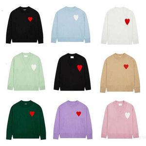 Mens Paris Fashion Designer Amies Sweater tricoté Broidered Red Heart Couleur solide Big Love Round Neck Sleeve Clain Colaire Un t-shirt pour hommes Femmes1