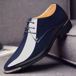 zapatos de cuero de patente para hombres vestidos para hombres de la boda de la boda del dedo del pie puntiagudo 5 colores de gran tamaño rtg5 240410
