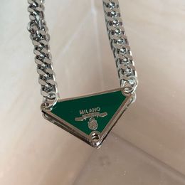 Heren hanger designer sieraden kettingen omgekeerde driehoeksmode voor vrouwontwerpers merk sieraden dames trendy persoonlijkheid sleutelbeen sleutelbeen ketting