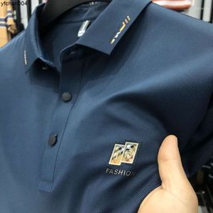 Hommes Polos Designer de luxe T-shirt pour hommes Ice Soie Traceless Broderie Imprimer Polo Shirt Mode coréenne à manches courtes Vêtements d'été M1LC