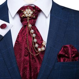 Heren Premium Silk Ascot Tie broche Pin Set Classic Vintage Red Male Ntralter Set voor bruiloft Formele kledingpak Vest Accessoires 240430