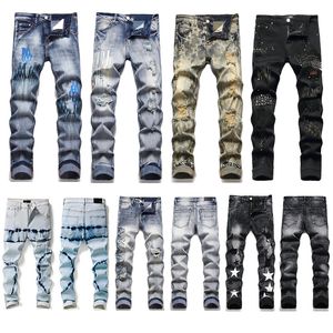 Pantalones vaqueros morados para hombre Pantalón de diseñador Motociclista desgastado Tendencia callejera Cadena con cremallera Flaco Delgado Raya con agujeros rasgados Bordado de moda Pantalones de mezclilla