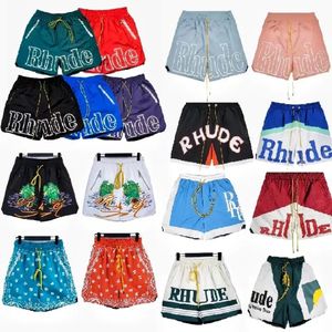 Diseñador de hombres Rhude Shorts Hombres Summer secado rápido Mal de malla transpirable Pantalones cortos de baloncesto Corriente de nubes Top Fit Fit Football Sport Shorts