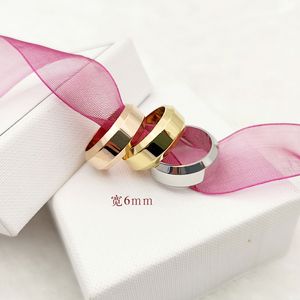 Anillos para hombres para el anillo de diseñador de mujer L Letras de anillo Luz de lujo Arco de lujo de 18k Titanio Titanium Hombres y mujeres Pareja de acero Titanium Anillo de acero