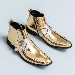 Zapato para hombre patente de cuero de cuero de lujo zapatillas de boda para hombres para hombres diseñador estilo italiano oxford 240510