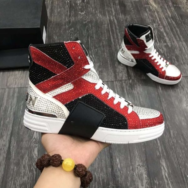 Chaussures masculines Les chaussures Cintura Plein de la plus haute qualité Casual Mens High Top Cuir Pleins Chaussures Rivet Flat Semed Board Trendy Shoe