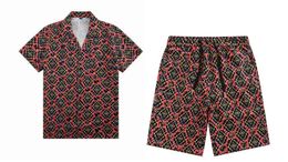 Ensemble de shorts et t-shirts pour hommes Ensemble pour hommes Couple de vacances à la mode Impression Designer T-shirt Casual manches courtes DressShirt