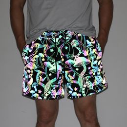 Shorts pour hommes Arrivée Shorts réfléchissants Hommes Jogging de nuit Réfléchissent la lumière Champignon coloré INS Respirant Vêtements d'été Bermuda Masculina 230323