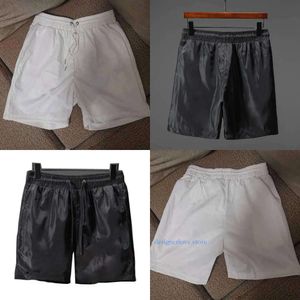 Boîtes à hommes de la table de concept pour hommes courts pantalon rapide des maillots de bain sèche