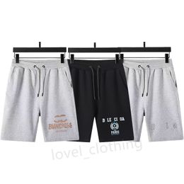 Pantanos cortos de diseñador tendencia de moda tendencia de moda pantalones deportivos sueltos cortos simples hombres de verano pantalones cortos de playa de verano