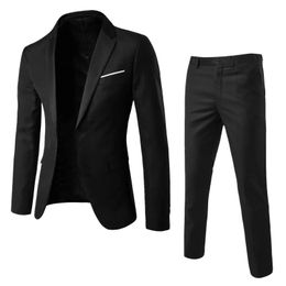 Mens Slim Fit Suit Solid Color 2 Pieces Suits Blazerpant Vestidos de fiesta de bodas de negocios Spring Autumn Light Casual 240412