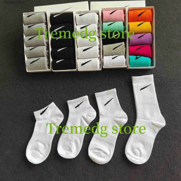 Chaussettes pour hommes 23ss Designer pour hommes 5 paires de chaussettes décontractées courtes moyennes tube long mode sport de haute couture noir blanc gris rose jaune orange bleu violet cadeau pour femme