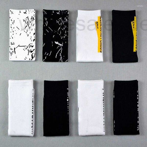 Hommes Chaussettes Designer Harajuku Blanc Hommes Femme Street Style Hip Hop Sock Skateboard Cycl Basketball Sports de plein air Calcetines Cotton Crew Meias WCCZ