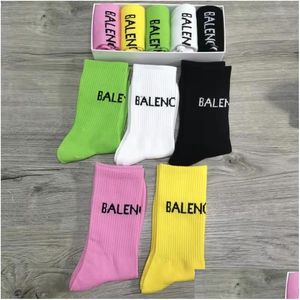 Chaussettes pour hommes Coffret cadeau Designer Couleur Lettre Hommes Femmes Coton Skateboard Street Casual Sock Drop Livraison Vêtements Sous-vêtements Otawz