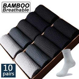 Chaussettes pour hommes de haute qualité 10 pairslot hommes chaussettes en fibre de bambou hommes respirant Compression chaussettes longues affaires décontracté mâle grande taille 3845 220826