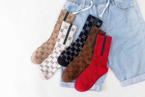 Chaussettes Homme Chaussettes Homme Chaussettes Coton Chaussettes Designer Homme Femme Cinq Paires Luxe Sport Printemps Lettre Imprimé Chaussette Broderie Coton Homme Femme Cinq Couleurs Chaussettes Mode