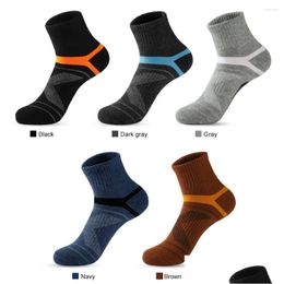 Chaussettes pour hommes Hommes Sport Outdoor Escalade Basketball Déodorant Coton Produit Cyclisme Trail Running Couleur Solid Drop Livraison Vêtements Unde Ott3X