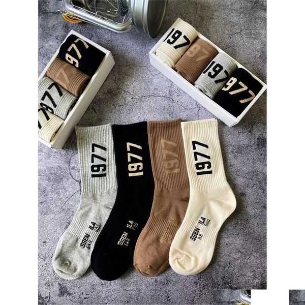 Chaussettes pour hommes Chaussettes pour hommes Femmes Broderie Casual Coton Sports Basketball et mode Aucune boîte Drop Livraison Vêtements Sous-vêtements Dht7N Dha8D