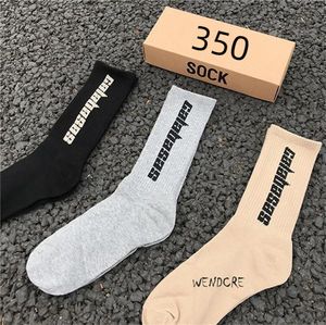 Chaussettes pour hommes SAISON 6 CALABASAS Skateboard Fashion Lettre pour hommes Chaussettes imprimées Chaussettes de sport Chaussettes Hip Hop