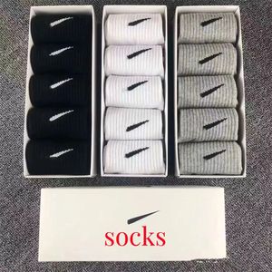 Chaussettes pour hommes femmes coton tout-match chaussettes de couleur unie baskets pantoufles crochet fantastique cheville respirant noir blanc gris football basket-ball sport avec boîte-cadeau