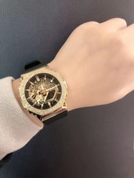 Montre de sport à quartz numérique pour hommes en or 2100, heure mondiale, entièrement fonctionnelle, étanche, LED, lumière de levage automatique de la main, série GM Oak avec boîte d'origine