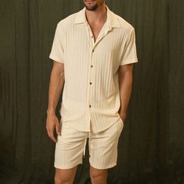 Ensemble deux pièces décontracté pour hommes, mode printemps/été 2024, couleur unie, jaune clair, chemise à manches courtes et Short, ensemble 240221