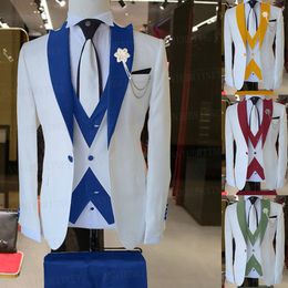 Costumes pour hommes Blazers 3 pièces marié mariage pour hommes Blazer ensembles de mode Designs blanc veste d'affaires gilet bleu royal pantalon robe smoking 221123
