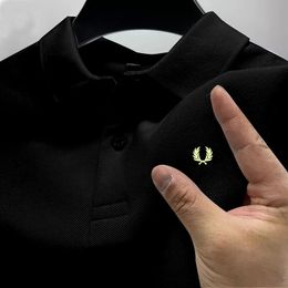 Polo de manga corta para hombres Venta de collar de moda de moda 240423