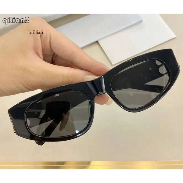 Lunettes de soleil pour hommes et femmes, monture papillon, sans monture, Protection UV400, Style Noble, avec étui, 2023