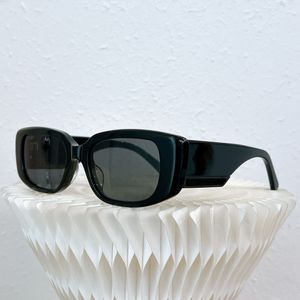 Gafas de sol para hombre Carey oscuro Diseño de empalme de metal piernas gruesas Moda en Netflix El mismo modelo TAMAÑO 53 19 140 Gafas de sol para mujer Protección solar