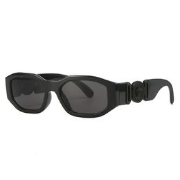 Lunettes de soleil pour hommes verres de soleil classiques pour femmes hommes classiques classiques de lunettes de tête verres sungod cadre de lunettes de soleil rétro UV400.