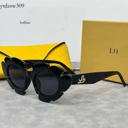 Lunettes de soleil pour hommes Designer pour femmes Floral Loewf avec étui Design personnalisé Lunettes de soleil Conduite Voyage Shopping Plage Jolie