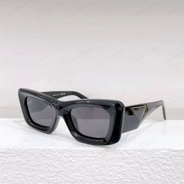 Lunettes de soleil pour hommes Lunettes de soleil pour femmes Monture épaisse Lunettes œil de chat Lignes géométriques accrocheuses Branches larges Triangle inversé Lettre Lunettes de soleil de créateur Femmes