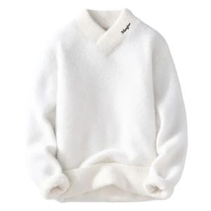 Chandail pour hommes haut d'hiver qualité cachemire col en v pulls tricotés pull hommes doux chaud mode couleur unie Ching 240113
