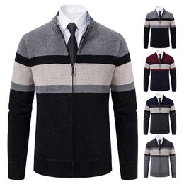 Chandail à hommes Cardigan Zipper Coat Sweater Businet Business Casual Automne Hiver Fleecece Warm Stand Collar Treen Jumper 230811