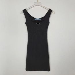 Mini Vestidos casuales para mujeres Marcas de honda de verano Marcas Vestidos para mujer Tank Cotton Cogón u cuello sin mangas sólidos Sexy Vestidos elasticidad Mini falda